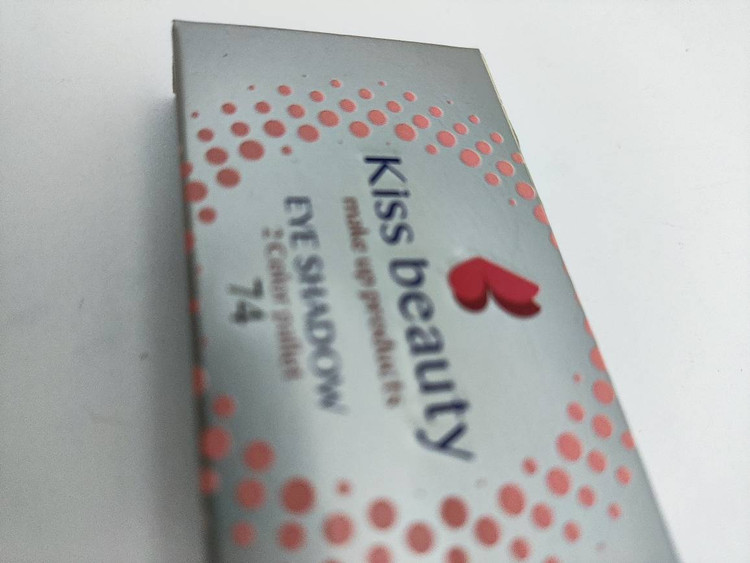 پالت سایه کیس بیوتی مدل R74با نشان سیب سلامت اصل