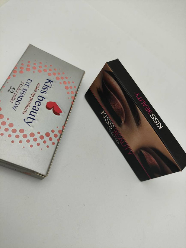 پالت سایه کیس بیوتی مدل R52با نشان سیب سلامت اصل