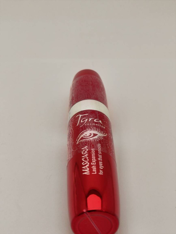 ریمل تایرا Tyra حجم دهنده و تفکیک دقیق مژه مدل 3D Black Lash